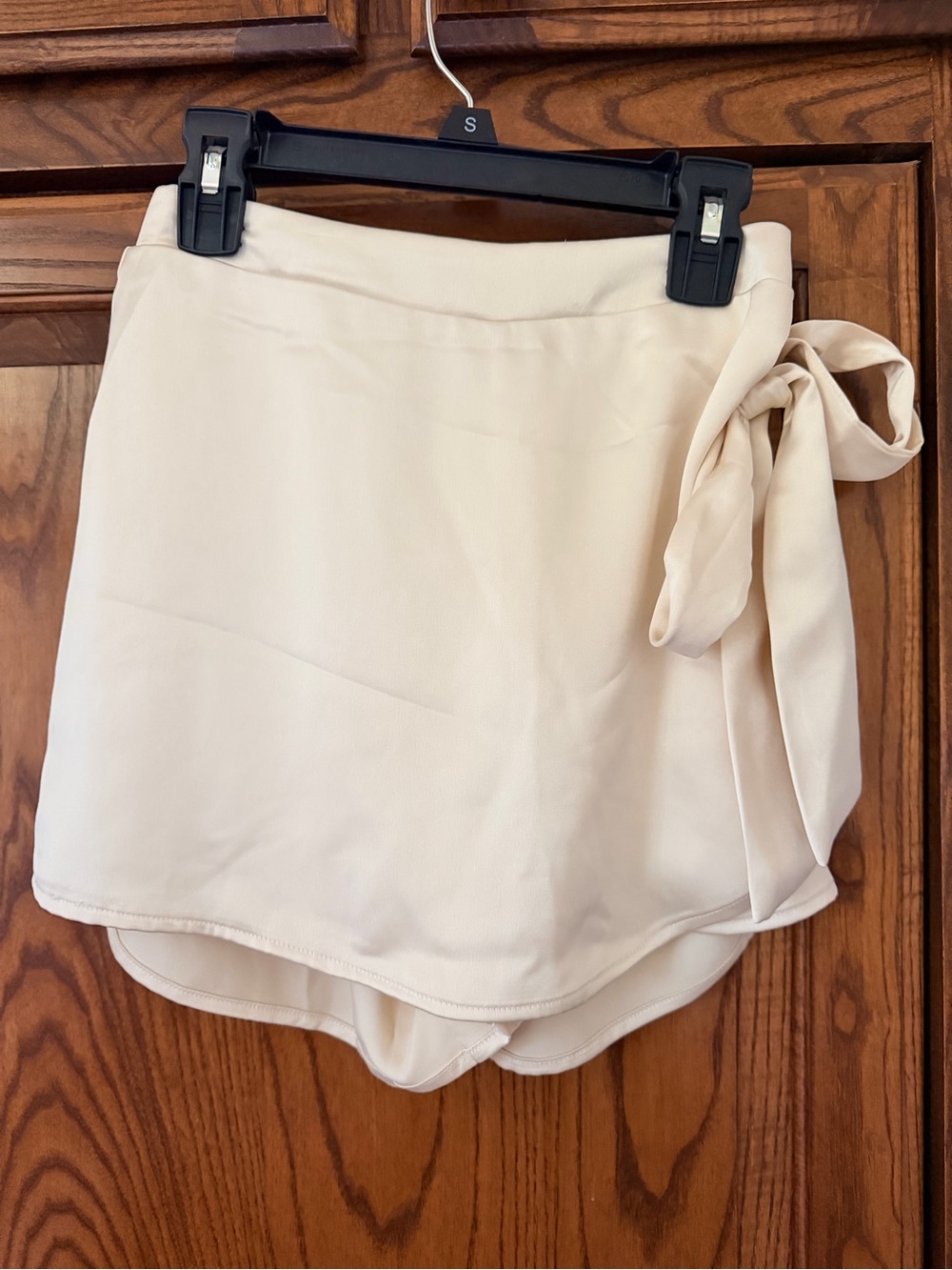 Tie-Waist Cream Women's Shorts Skort